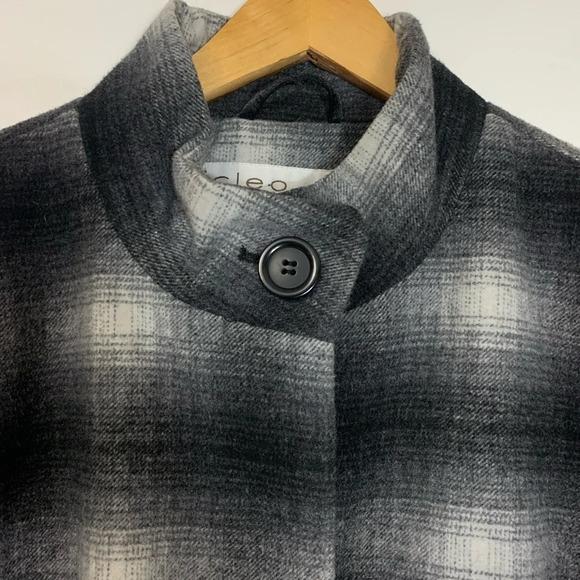 Cleo Plaid Wool Blend Two Toned Coat Size Large Business Casual Grey Lined Heavy - Picture 8 of 10